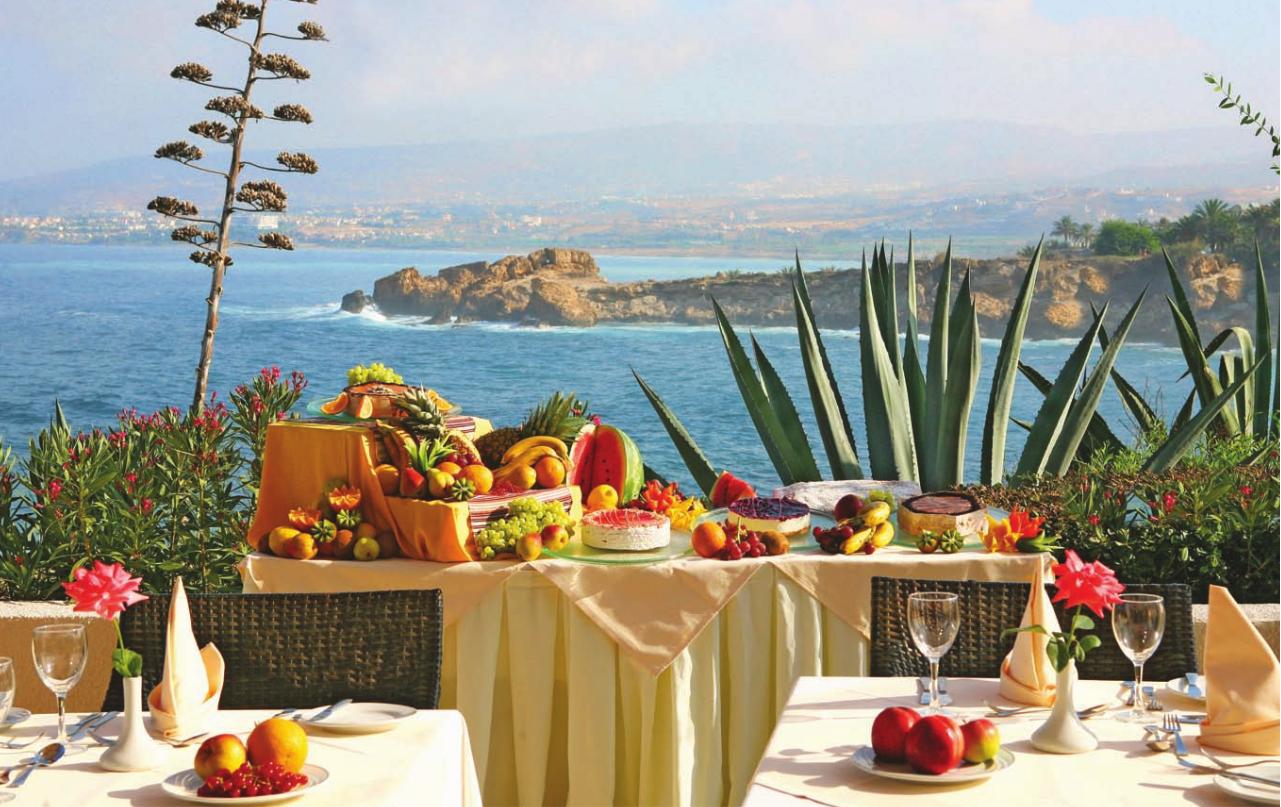 Vista previa del archivo PDF cynthiana-beach-hotel.pdf