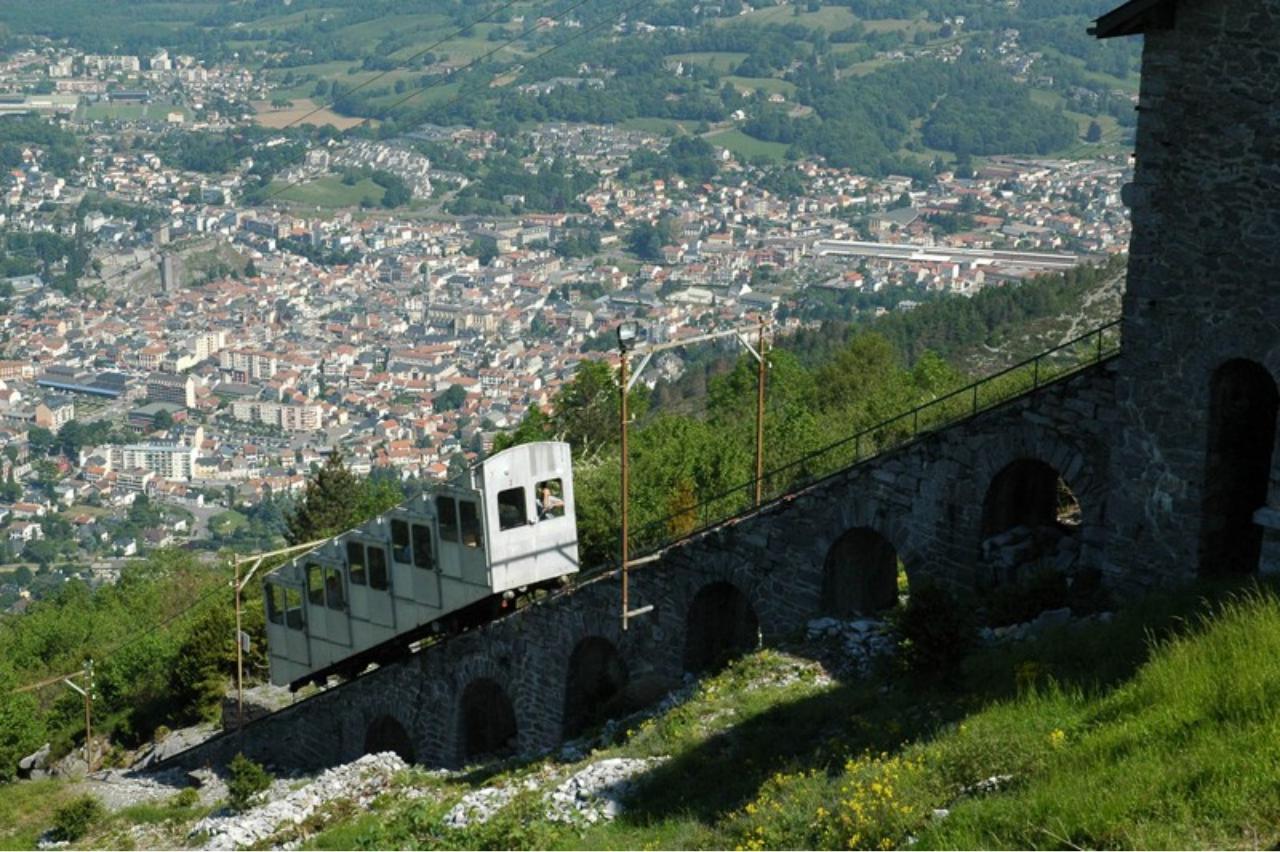 Vista previa del archivo PDF lugares-viaje.pdf