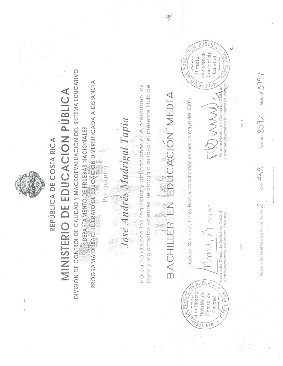 Vista previa del archivo PDF curriculum-andres-madrigal.pdf