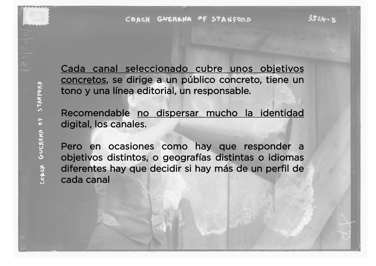 Vista previa del archivo PDF curso-social-media.pdf