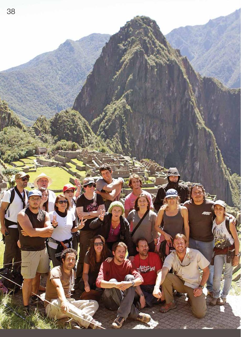 Vista previa del archivo PDF libro-de-oro-marca-peru-2012.pdf